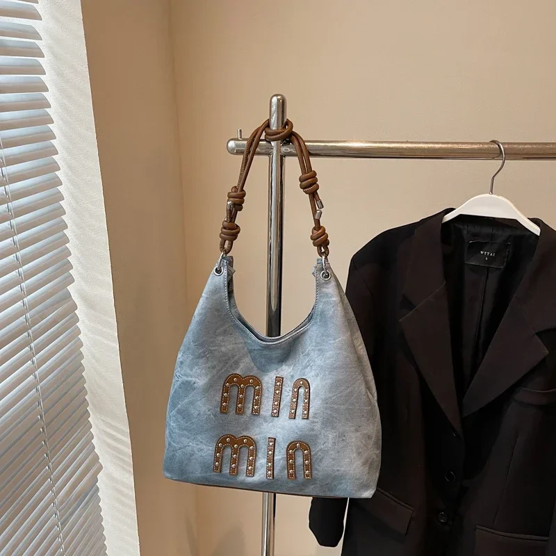 Luxury Lifestyle City - Women Luxury High End Leather Fashion