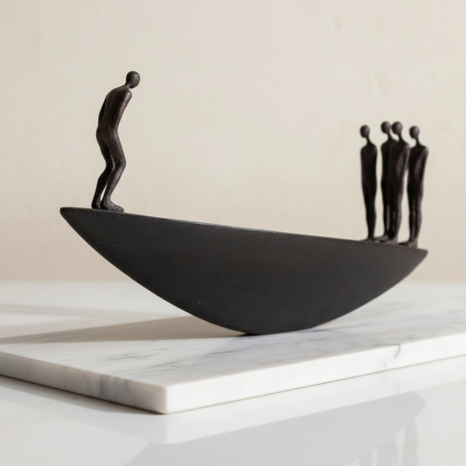 Modern Resin Sailboat Statue A - Luxury Lifestyle Items 评论和价格
